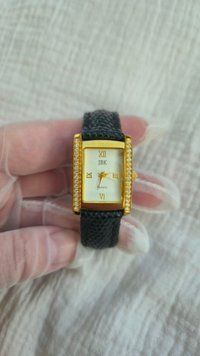 Класичний годинник на шкіряному ремінці W10009 фото