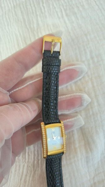 Класичний годинник на шкіряному ремінці W10009 фото