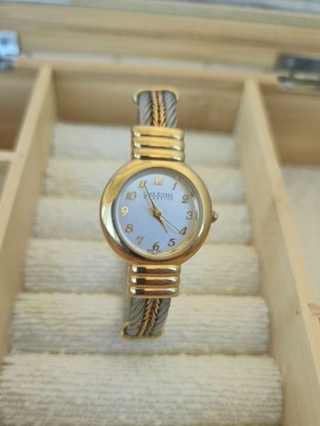 Стильний годинник з гнучким браслетом W10010 фото