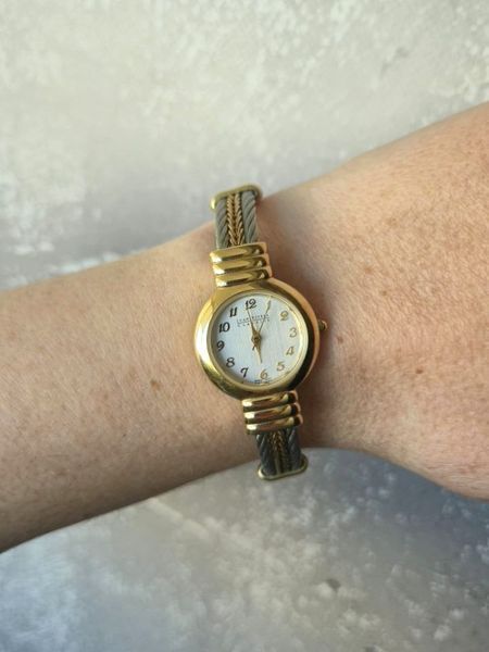 Стильний годинник з гнучким браслетом W10010 фото